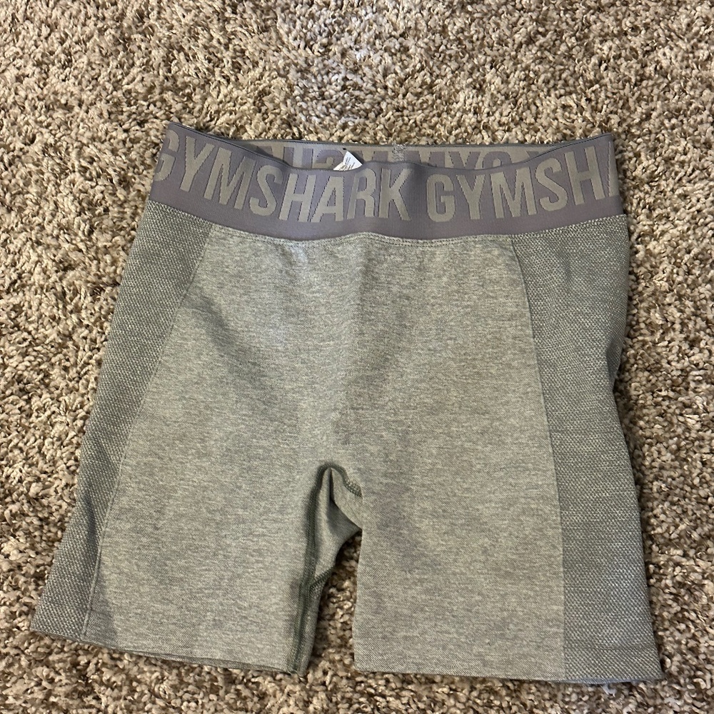 Athletic bike shorts